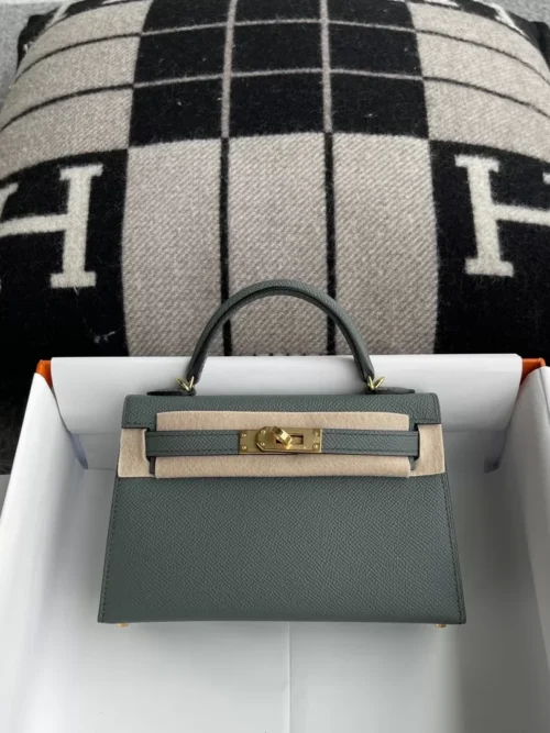 Hermes Shop Mini Kelly 19CM CK63 Vert Amande Epsom Leather Gold Hardware