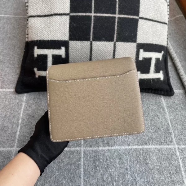 Hermes Boutique Evercolor Leather Roulis 19CM CK18 Etoupe Silver Hardware
