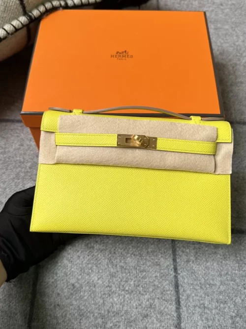 Hermes Boutique 9R Lime Kelly Pochette 22cm Epsom Leather Brush Gold Hardware