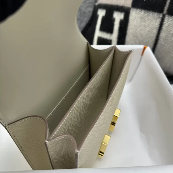 32f29e9a459cc0b-jpg USA New York 10 Craie Epsom Leather Constance 18CM Gold Hardware