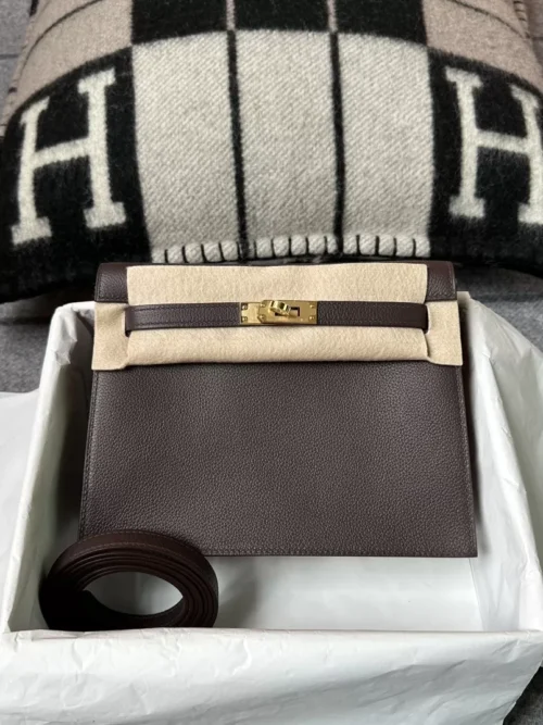 Qatar Doha Hermes Kelly Danse 22CM Evercolor 0G Rouge Sellier Gold Hardware