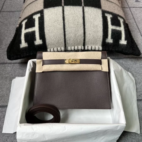 a175905581d604e-jpg Qatar Doha Hermes Kelly Danse 22CM Evercolor 0G Rouge Sellier Gold Hardware