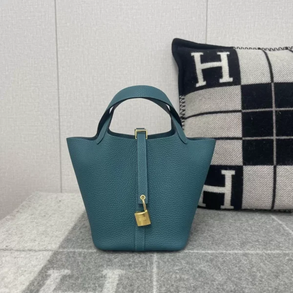 Hong Kong Hermes TC Leather Picotin 18CM W0 Vert Bosphore Gold Hardware