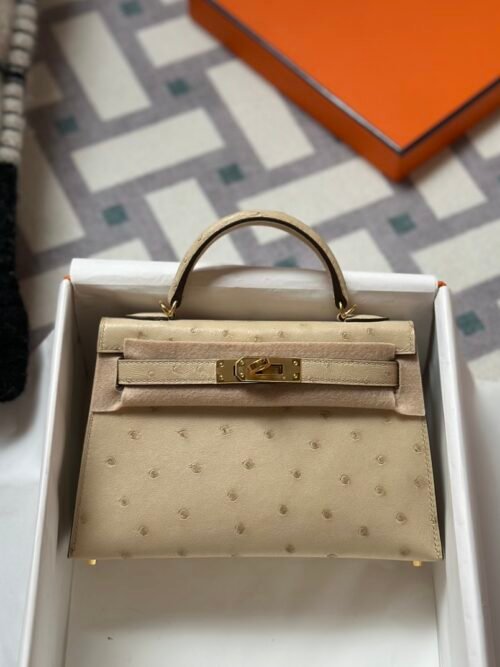 Hermes Handmade Boutique 3C Parchemin Ostrich Mini Kelly 19CM Gold Hardware
