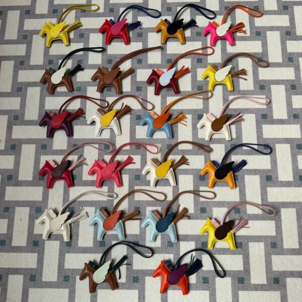 Kuwait Hermes Hangings Flying Horse Pendants Multi-color
