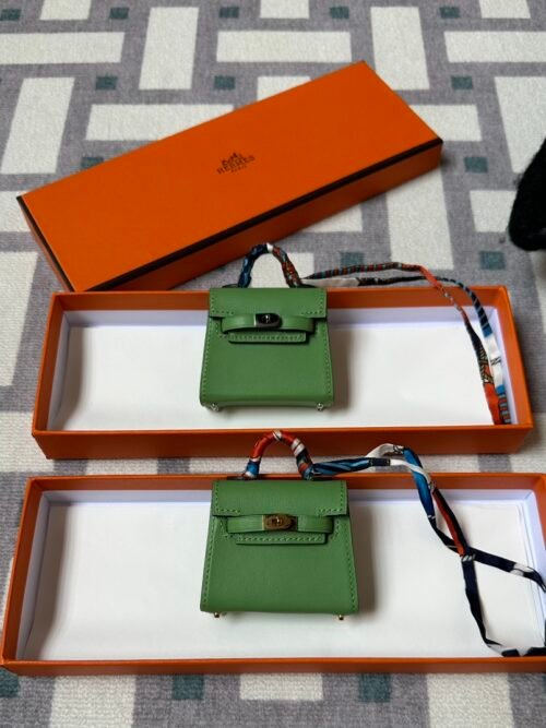 Hermes Kelly Twilly Bag Charm 3I Criquet Tadelakt Leather Silver/Gold Hardware