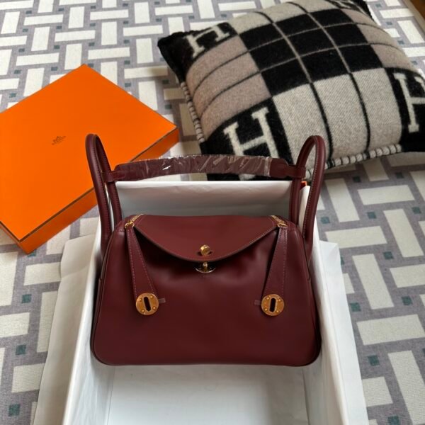 wsxc1716217563989_0 UAE Dubai Hermes Lindy 26CM CK55 Rouge H Swift Leather Gold Hardware