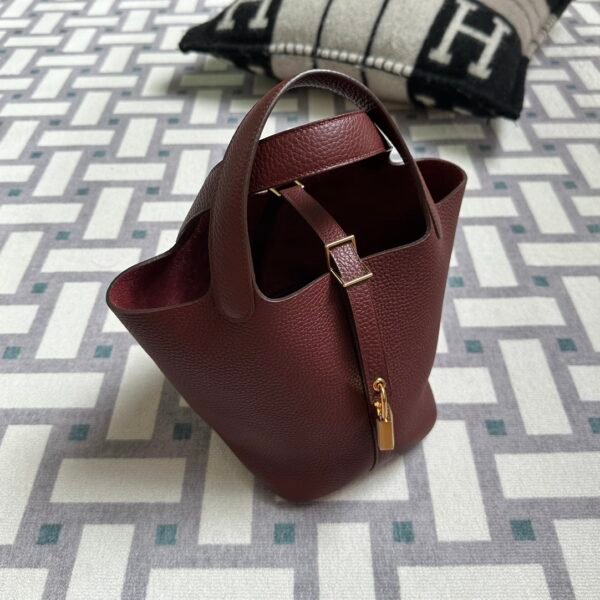 UAE Dubai Hermes Clemence Leather 55 Rouge H Picotin 18CM Gold Hardware