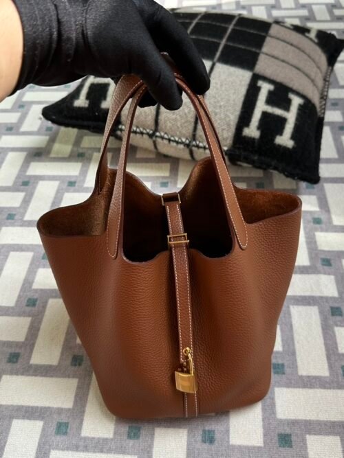Russia Moscow Hermes Picotin 22CM 37 Gold Clemence Leather Gold Hardware