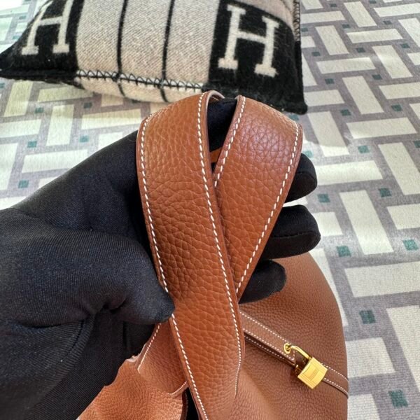 wsxc1718980911390_2 Russia Moscow Hermes Picotin 22CM 37 Gold Clemence Leather Gold Hardware