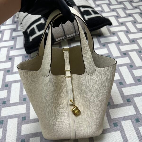 wsxc1718980980883_0 Hermes Bag Images Clemence Leather Picotin 22CM I2 Nata Gold Hardware
