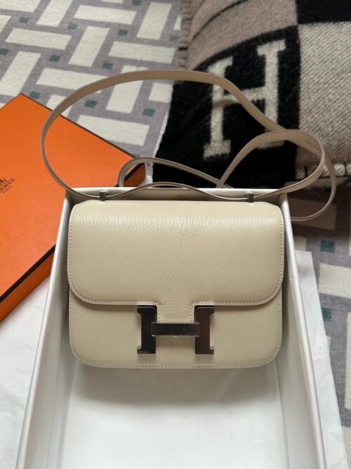 USA New York Hermes Constance 18CM Chevre Leather 10 Craie Silver Hardware