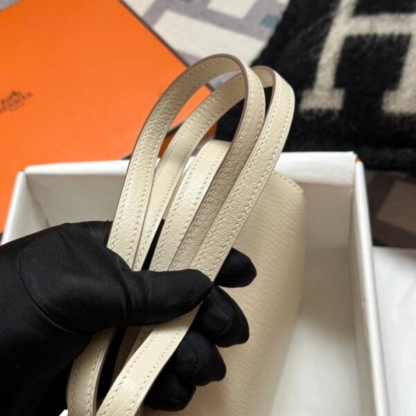 wsxc1720020309705_2 USA New York Hermes Constance 18CM Chevre Leather 10 Craie Silver Hardware