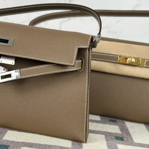 Hong Kong Hermes Kelly Elan 27CM Chevre Leather CK18 Etoupe Silver Hardware