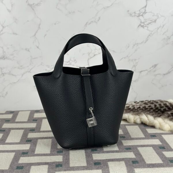 Korea Seoul Hermes CK89 Noir Clemence Leather Picotin 18CM Silver Hardware