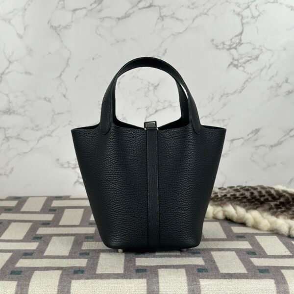 Korea Seoul Hermes CK89 Noir Clemence Leather Picotin 18CM Silver Hardware