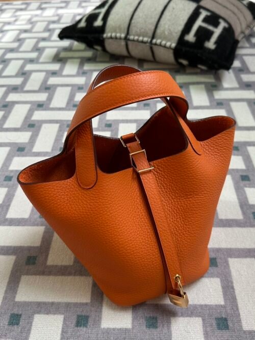 UK London Hermes Picotin 18CM CC93 Orange Clemence Leather Gold Hardware